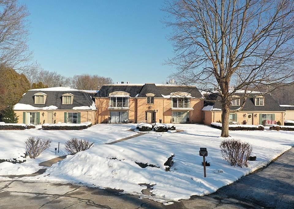 1st image of 1122 Country Club Ln