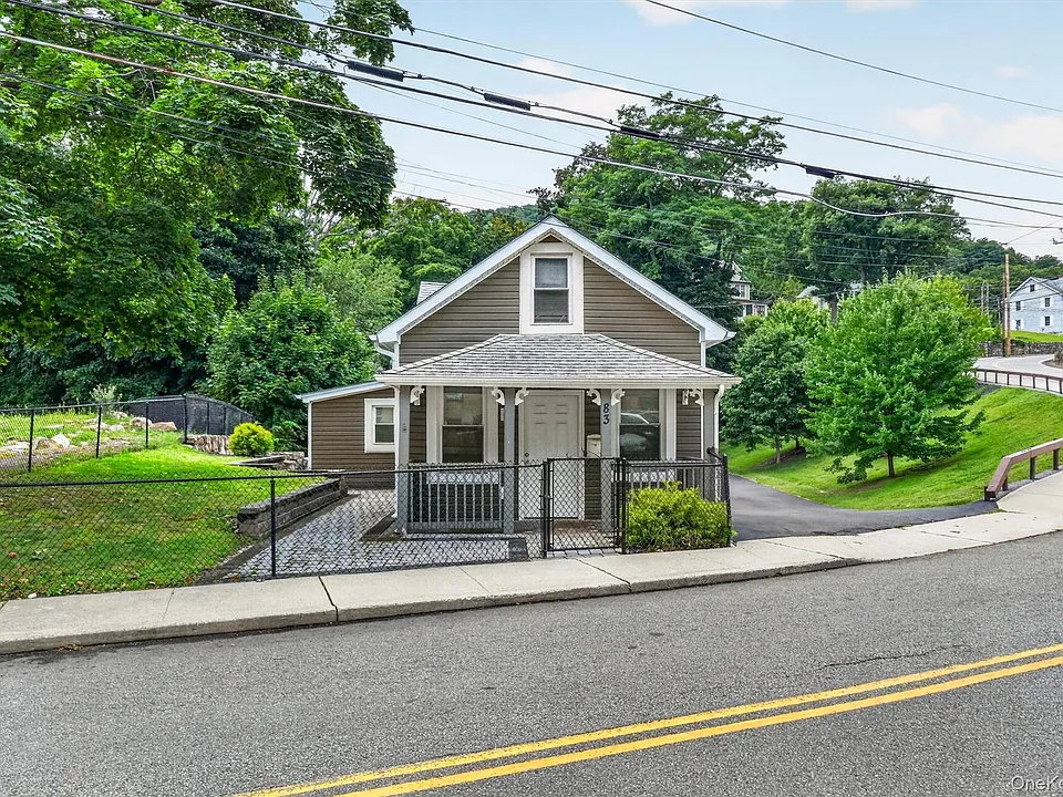 83 Mountain Ave
