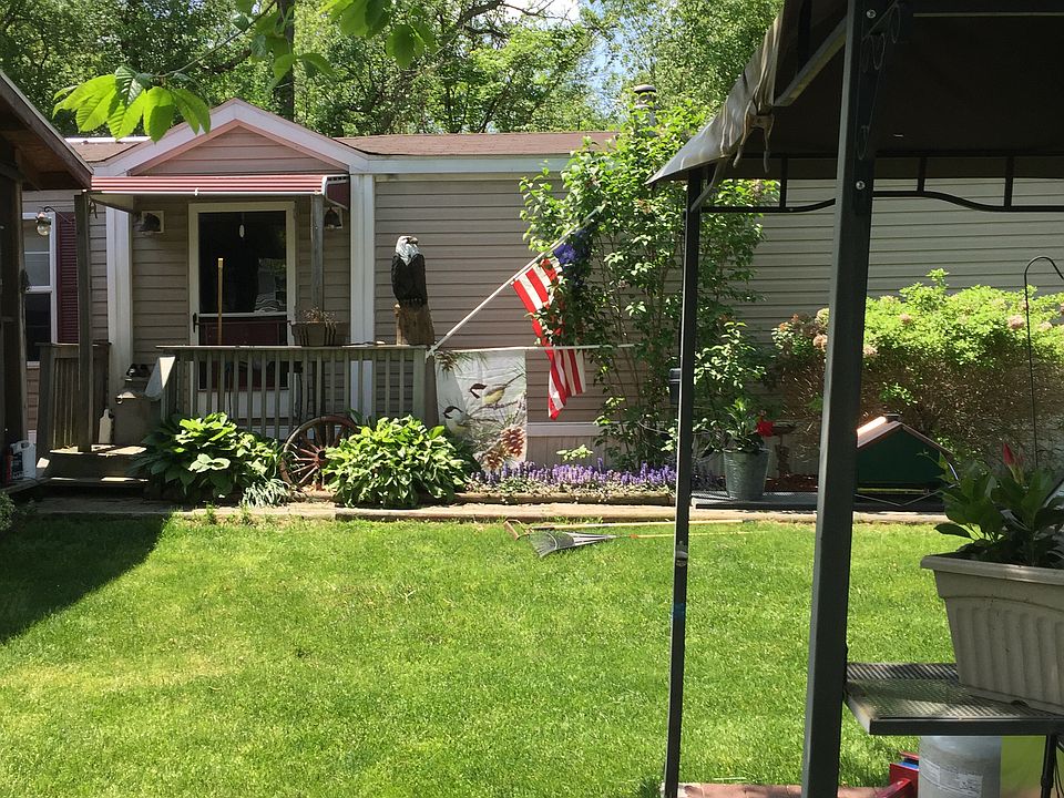 1st image of 14 Tanglewood Park Dr