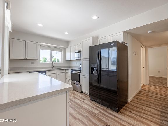 2nd image of 10520 W PEORIA Avenue