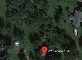 219 Nicholson St, La Vernia, TX 78121