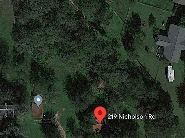 219 Nicholson St, La Vernia, TX 78121