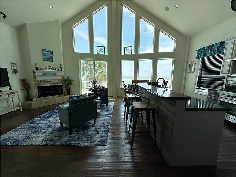 130 Causeway St — Photo 22