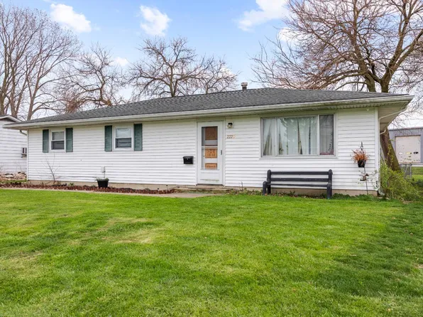 2220 Fallen Timber Dr, Sandusky, OH 44870