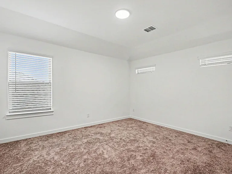 2653 Keokuk St — Photo 22