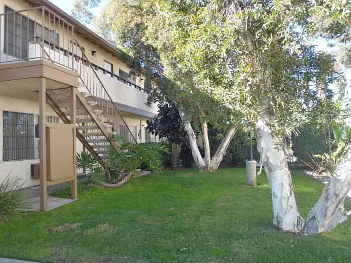 580 Graves Ave