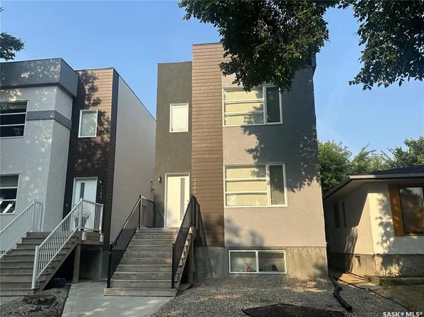 2464 Francis STREET, Regina, SK S4N 2P9