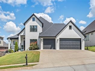 4711 S Inglewood Rd, Rogers, AR 72758