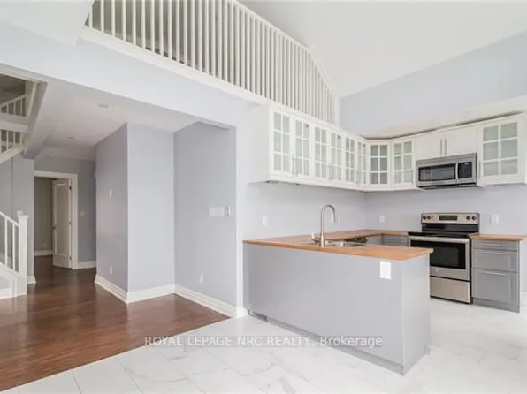 6 Clark St, Saint Catharines, ON L2R 5G2