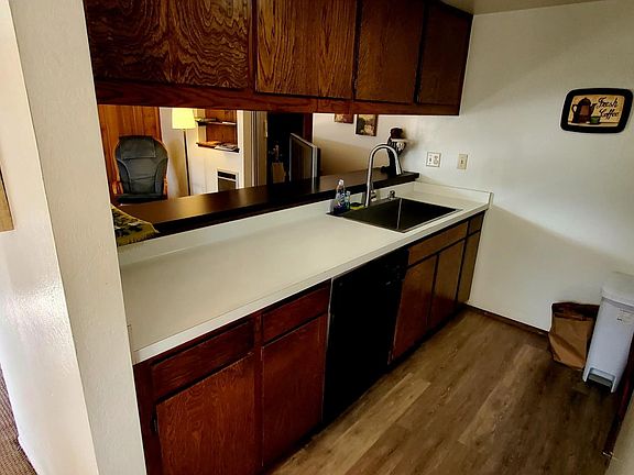 3rd image of 152 Viewpoint Rd #139