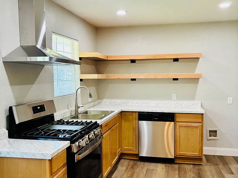 5433 Purington Ave — Photo 7