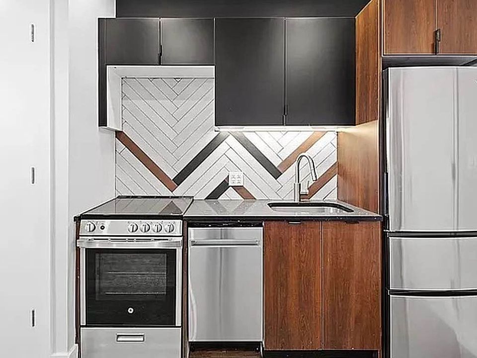 2nd image of 418 Suydam St #4