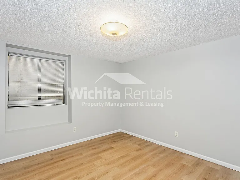 4549 S Washington Ct — Photo 12
