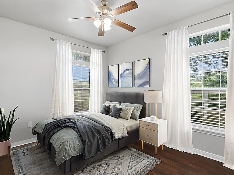 Almeda Park Apartments — Photo 4