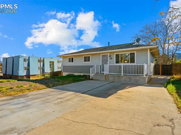 946 Hutchinson Dr, Colorado Springs, CO 80910