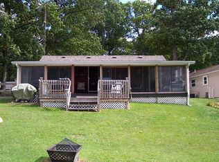 2398 Oakwood Dr, Hillsdale, MI 49242