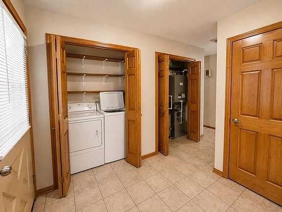 4th image of 111 Sherwood Dr