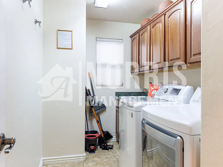 311 W Blue Lagoon Dr — Photo 33