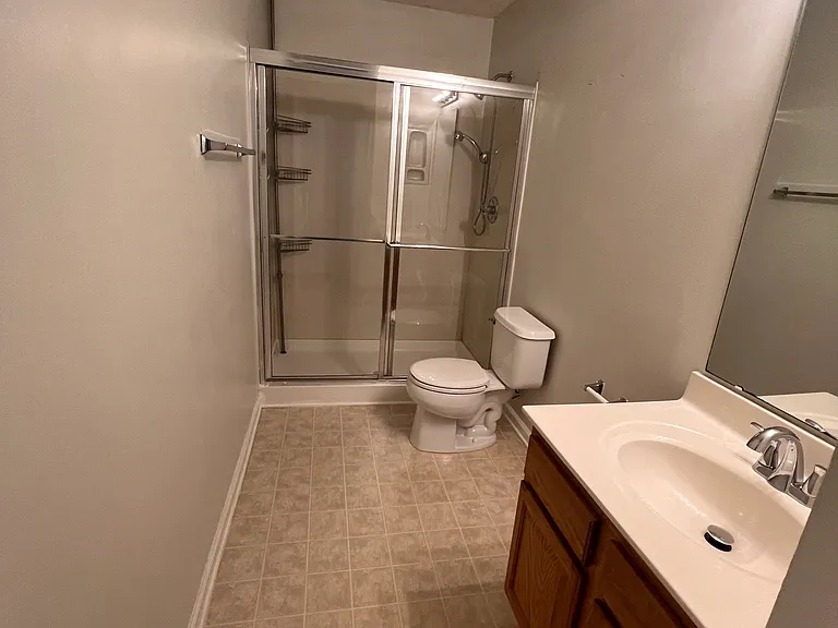 2304 Harwood Hills Ln — Photo 25