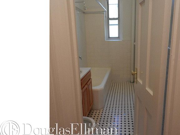 5th image of 11809 83rd Ave APT 2C