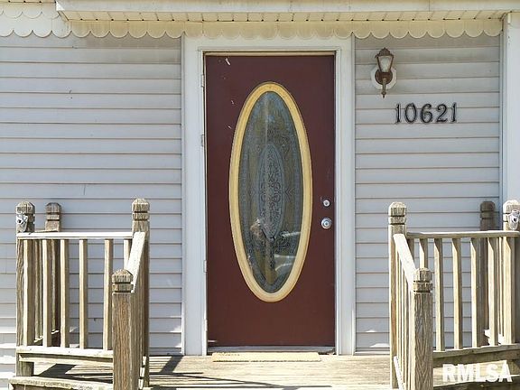 3rd image of 10621 Moss St