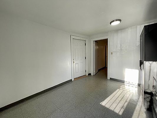 4th image of 231 E 115th St