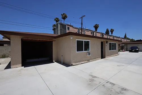 4156 N La Rica Ave #1/4 Photo 1