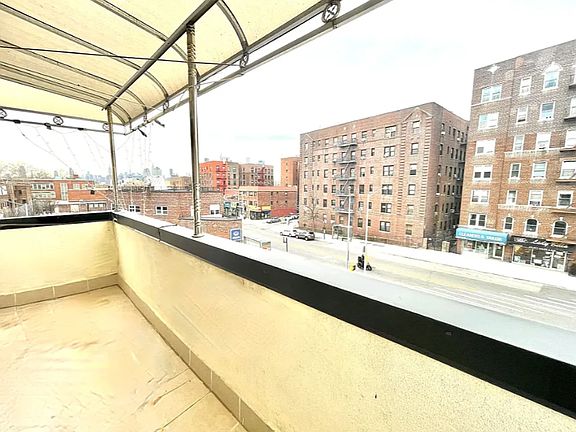 3rd image of 40-18 Greenpoint Ave #3