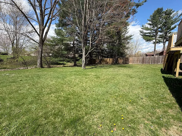 951 Brentwood Dr #B — Photo 17