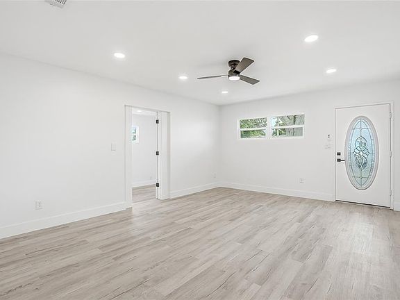 3rd image of 529 Firefly Ln
