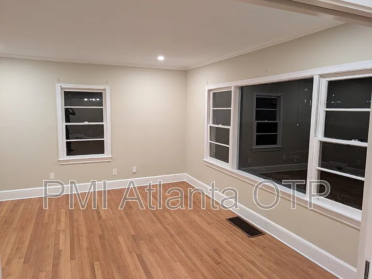 1952 Wellbourne Dr NE — Photo 7