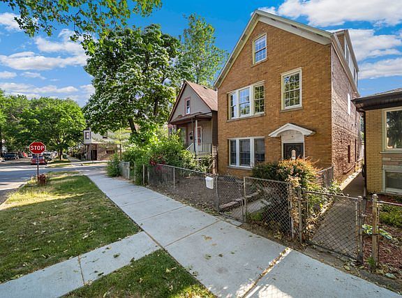 2nd image of 4202 N Saint Louis Ave