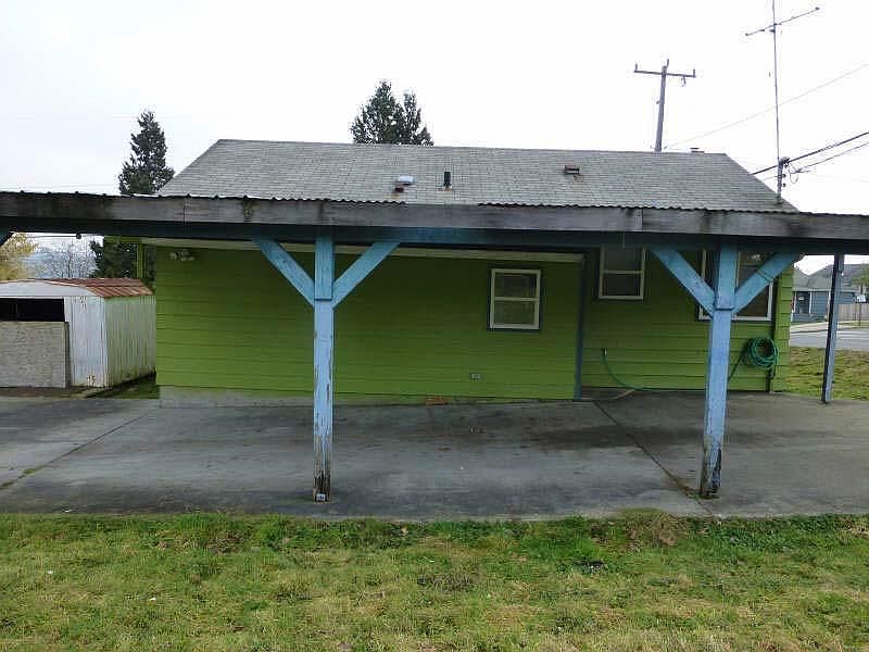 2nd image of 3250 S 135th St