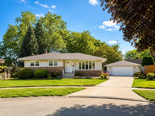 8832 Jackson Ave, Munster, IN 46321