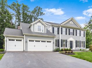 3929 Village Club Dr, Powell, OH 43065