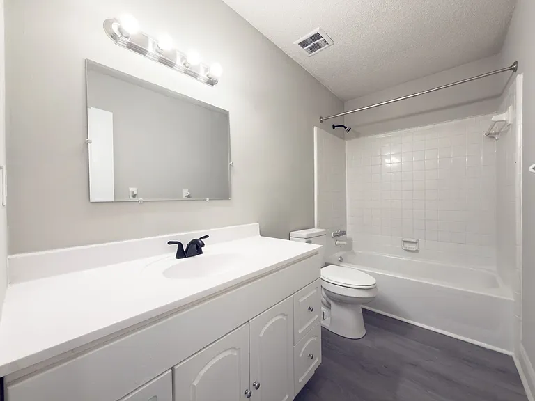 836 White Oak Dr — Photo 11
