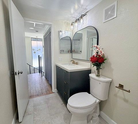 4th image of 1603 E Cypress St APT C