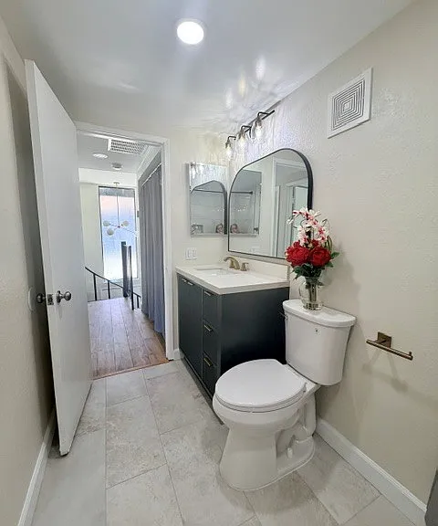 1603 E Cypress St #C — Photo 3