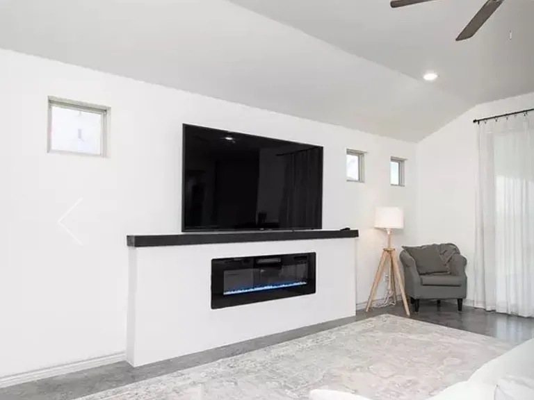 810 Freedom Cir — Photo 2