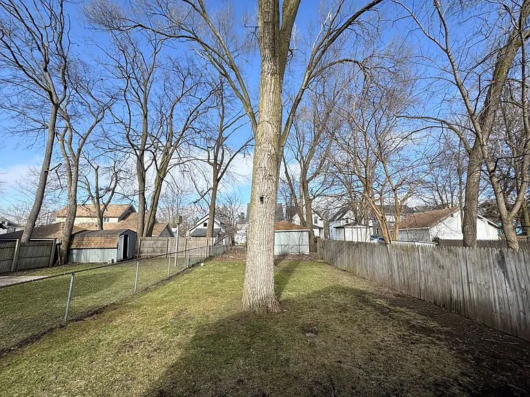 111 Sweet St NE #1 — Photo 8