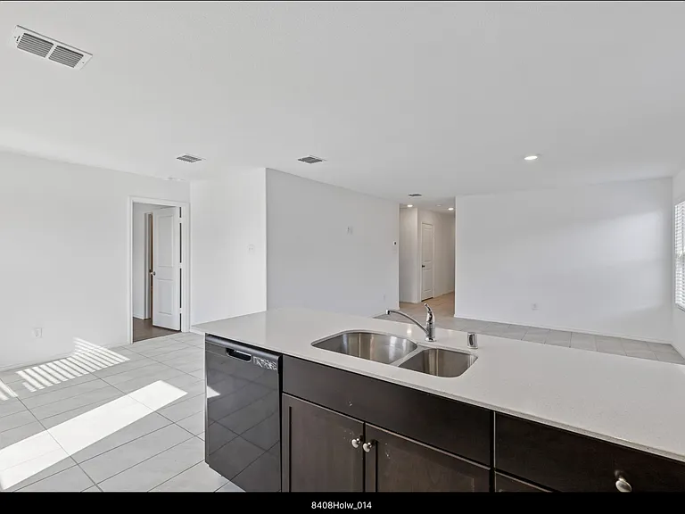8408 Hollow Bend St — Photo 5