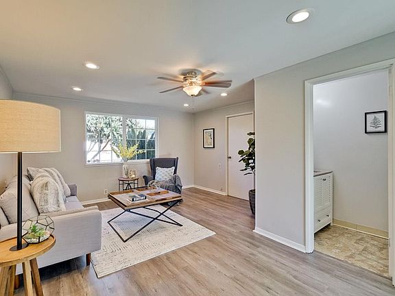 3rd image of 1125 Los Padres Blvd