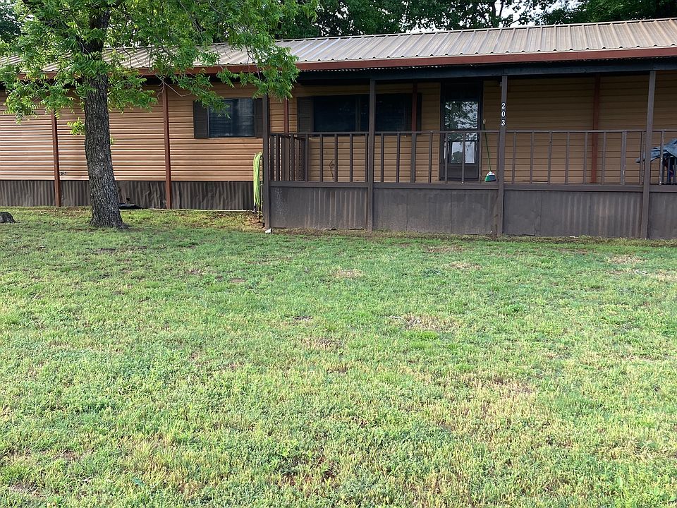1st image of 203 Baldwin Ln W