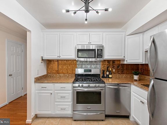 4th image of 5904 Mayflower Ct #5904