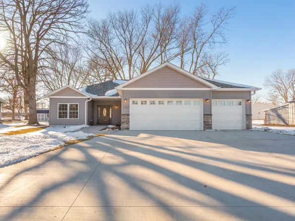 2702 Park Ave NW, Faribault, MN 55021