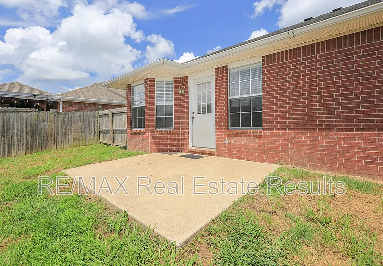 621 Bliss Cir — Photo 36
