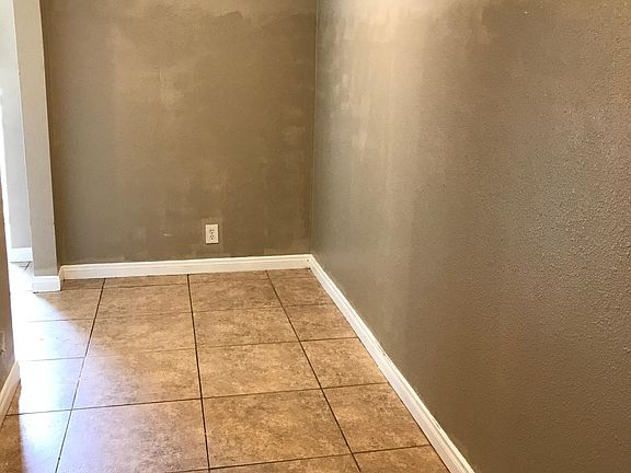 3rd image of 2 Ballentine Pl #1