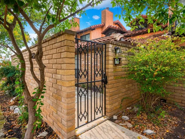 1123 Lois St, Kerrville, TX 78028