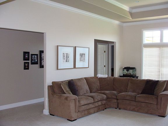 3rd image of 1239 Killarney Dr