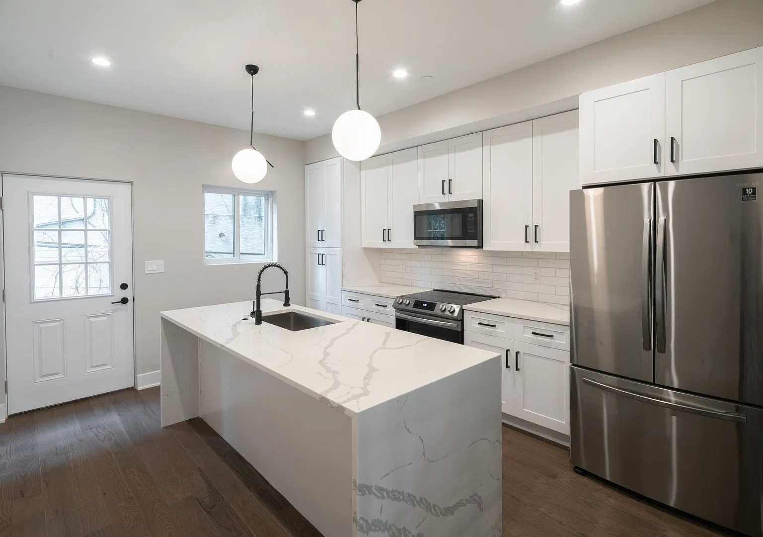 Brand New Luxury Temple Student Housing — Photo 3